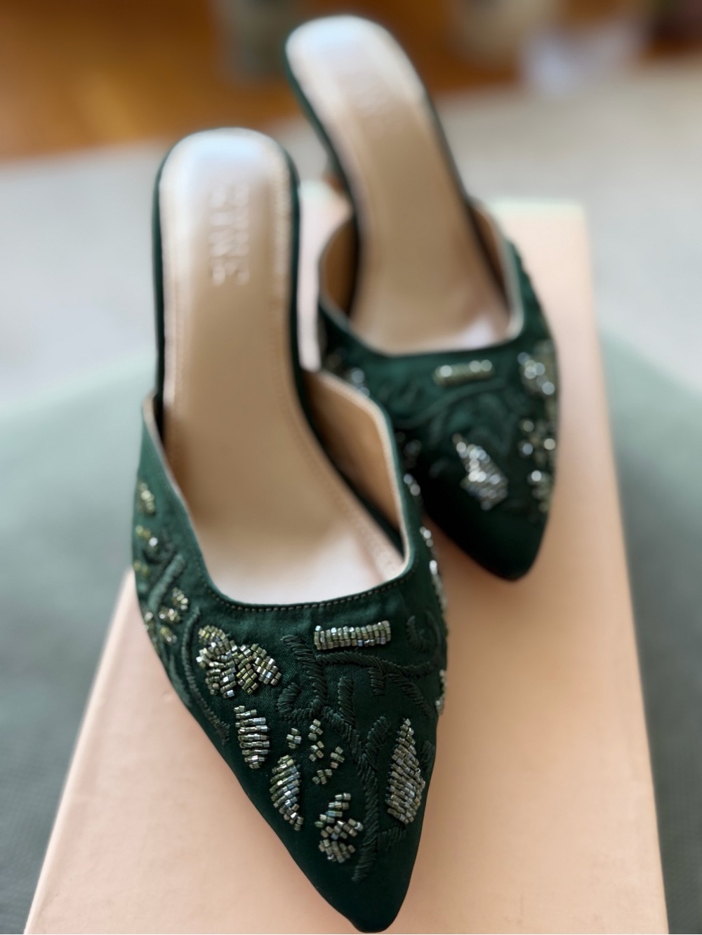 ZYNE Embellished Satin Mules – Emerald Green